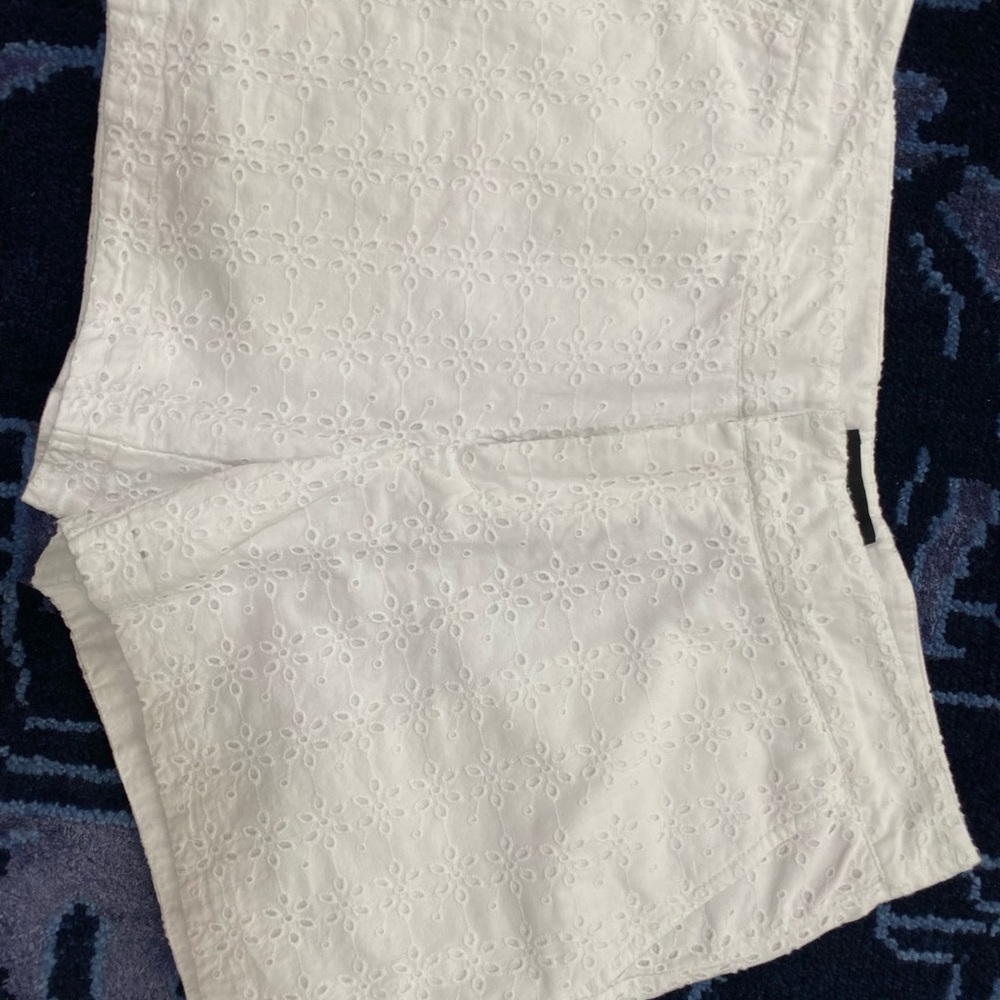 Cynthia Rowley Womens White Eyelet Shorts, Excellent Preowned Condition Size 4